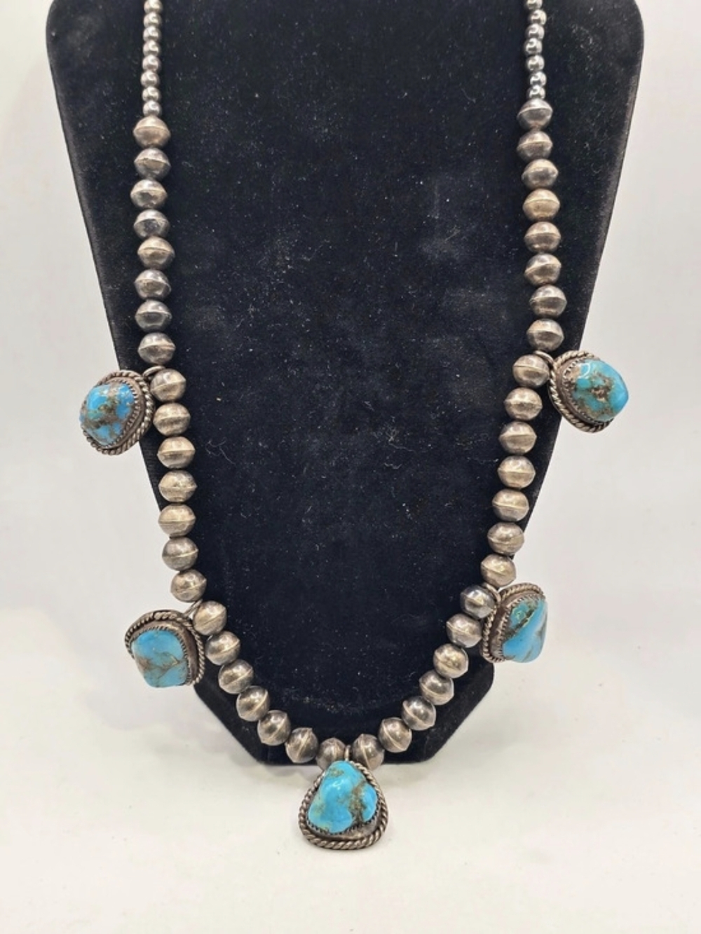 Vintage Unmarked Native American Turquoise Pendant Beaded Necklace
